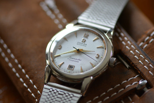 Unconditioned Love – Omega Seamaster Date Bumper 1952, Honeycomb, cal. 353 bumper