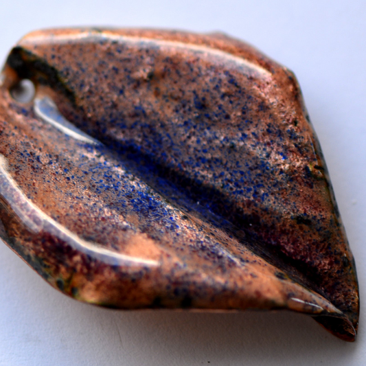 Hearth Leaf_Pendent