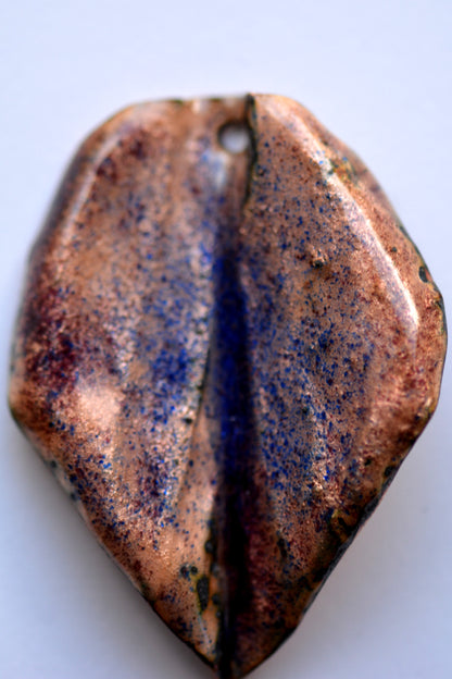 Hearth Leaf_Pendent